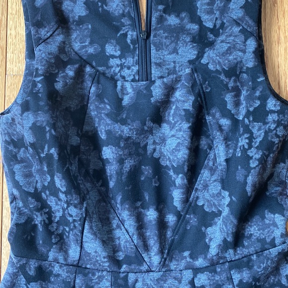 Ivanka Trump dress size 4 - Picture 2 of 8